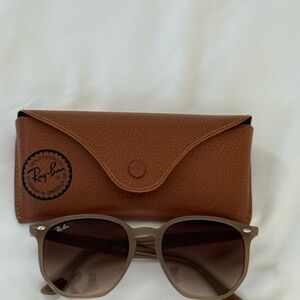 Ray-Ban Classic Brown Sunglasses with Case